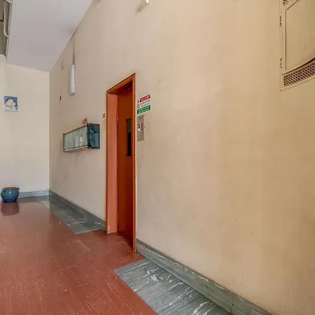 Sturla Roomy Flat With Balcony & Seaview *