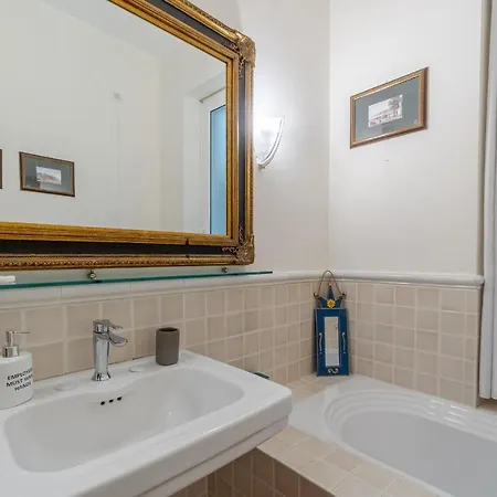 Apartment Sturla Roomy Flat With Balcony & Seaview Genoa