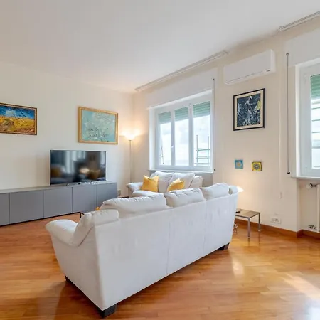 Lägenhet Sturla Roomy Flat With Balcony & Seaview