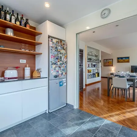 Sturla Roomy Flat With Balcony & Seaview Apartment Genoa
