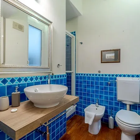 Sturla Roomy Flat With Balcony & Seaview
