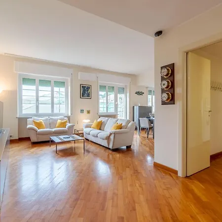 Sturla Roomy Flat With Balcony & Seaview Genua